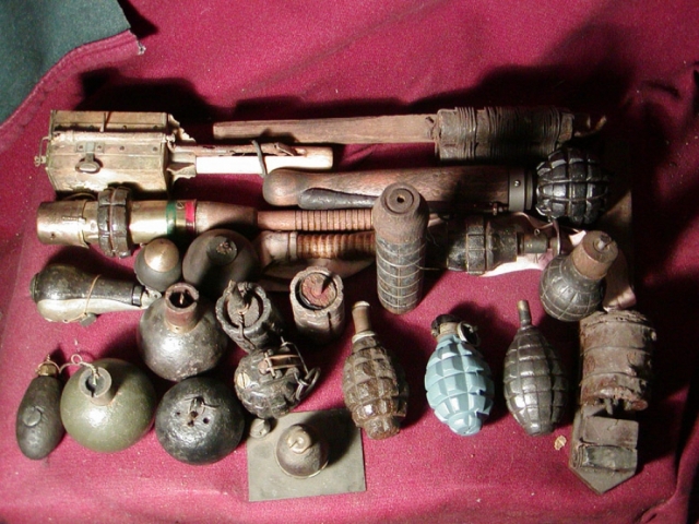 В Гатчине водитель перевозил в своей машине гранаты, а в сарае хранил 4,5 тысячи боеприпасов